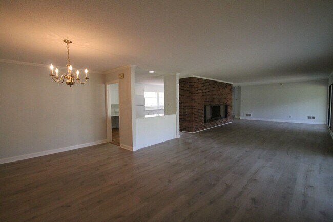Foto del edificio - Exclusively Offered By MUSE REALTY, LLC.