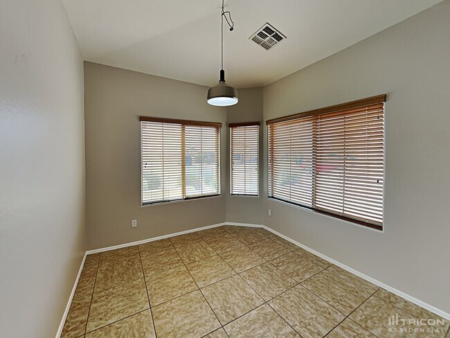 Building Photo - 24818 W Huntington Dr