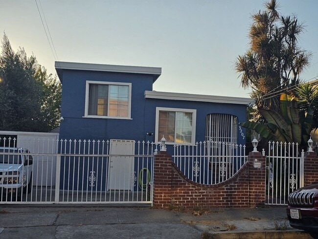 Building Photo - 3207 Boston Ave