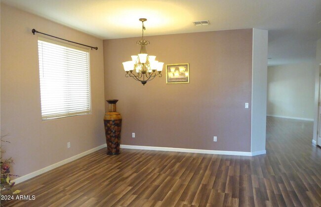 Building Photo - 12511 W Glenrosa Dr