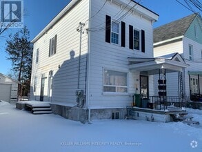 Building Photo - 58 Lebreton St N