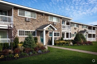 Building Photo - 231 Lakeland Ave
