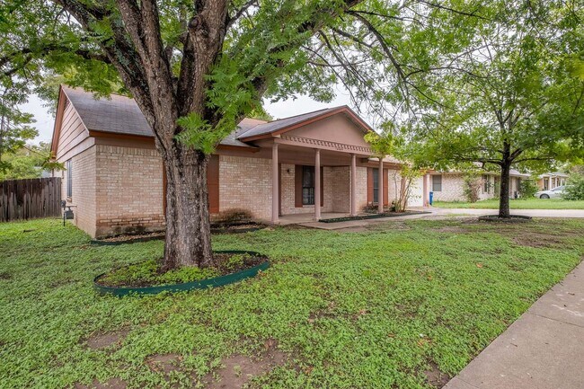Foto del edificio - Updated 4 bedroom, 2 Bath Home In North Au...