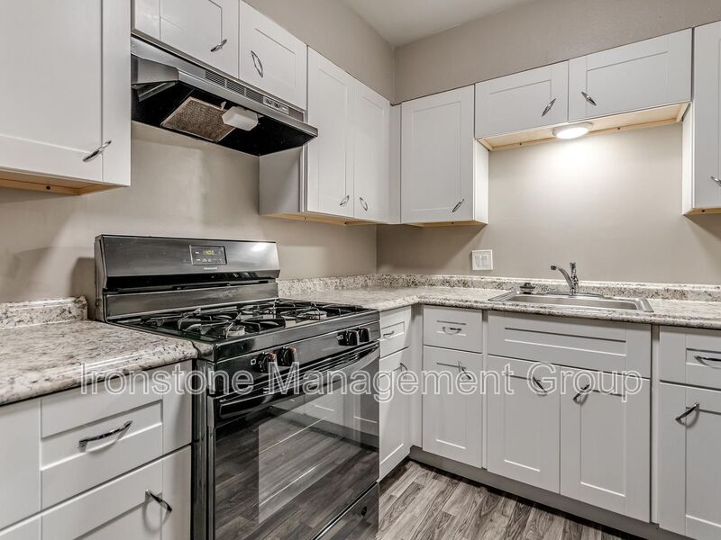 Foto principal - 4521 E 31st St