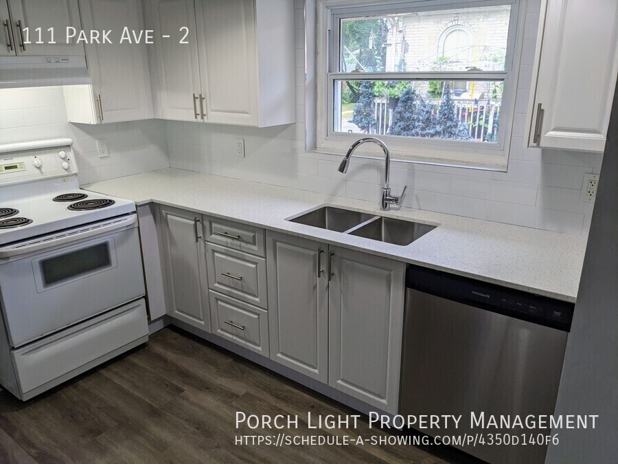 Primary Photo - 2 Bedroom Renovated Unit in Duplex with Pr...