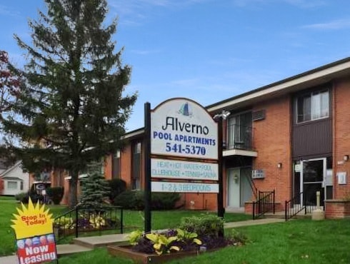 Alverno Pool Apartments