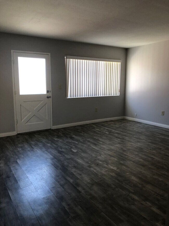 Foto del edificio - 16541 Kellog Cir