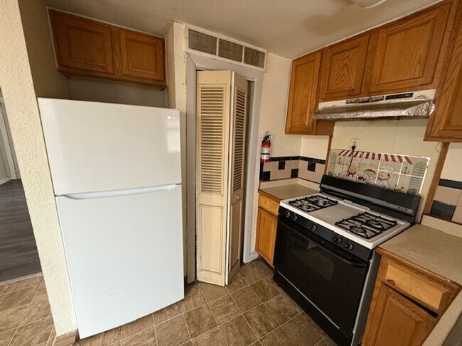 Foto del edificio - 1-Bedroom Apartment in Commerce City