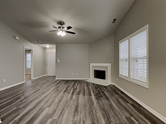 Building Photo - 1531 Oakdale Green Dr