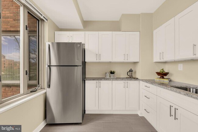 Foto del edificio - 4301 Massachusetts Ave NW
