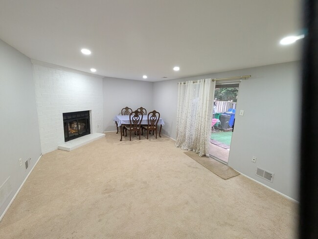 Building Photo - 10728 Bridlerein Terrace