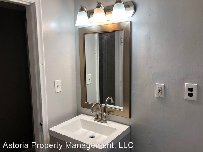 Foto del edificio - 3 br, 1 bath House - 8072 Helen St