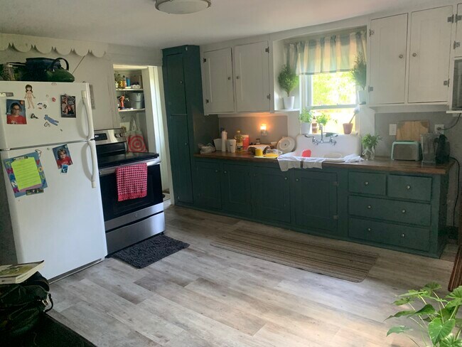 Foto del edificio - 3 Danforth Pl