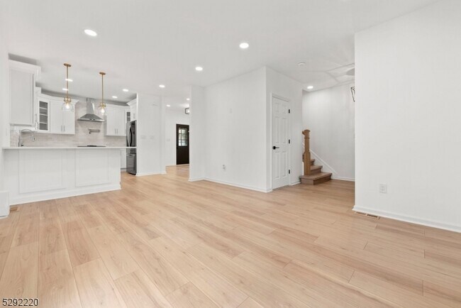 Building Photo - 40 Edgewood Rd