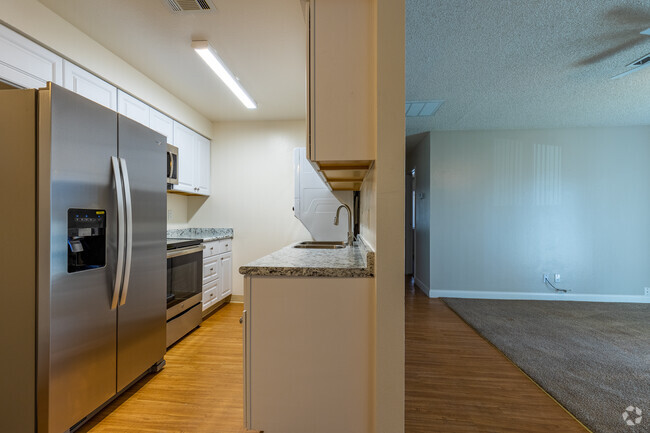 2 HAB, 1 BA - 760 ft² - Canyon Club Apartments