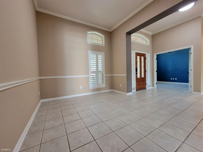 Building Photo - 4 br, 3.5 bath House - 10504 Medinah Green...