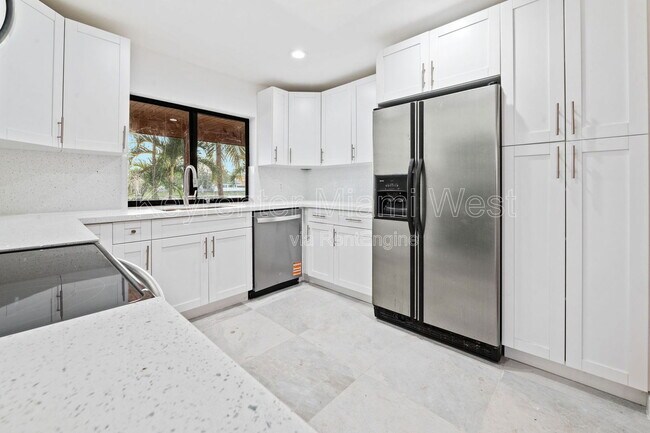 Foto del edificio - 4332 SW 148th Pl