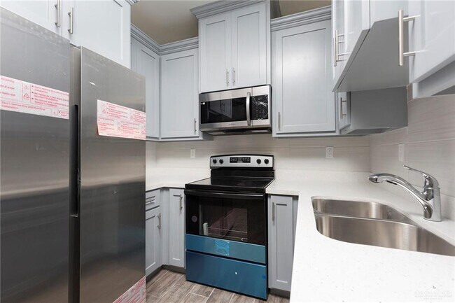 Building Photo - 3405 E Zinnia Ave