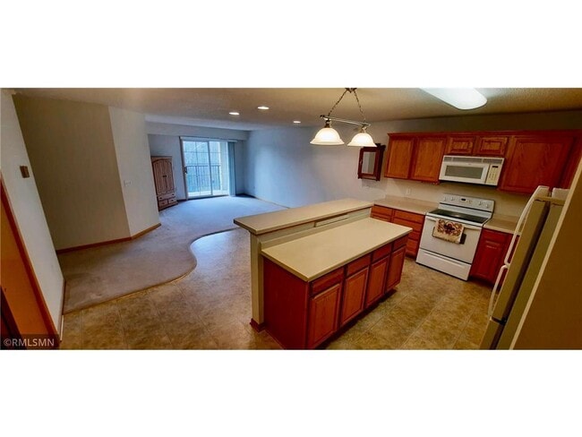 Building Photo - 15631 Linnet St NW