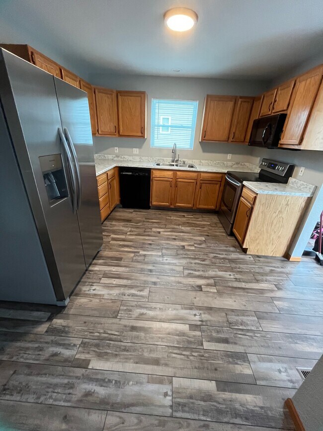 Building Photo - 1841 Cypress Dr