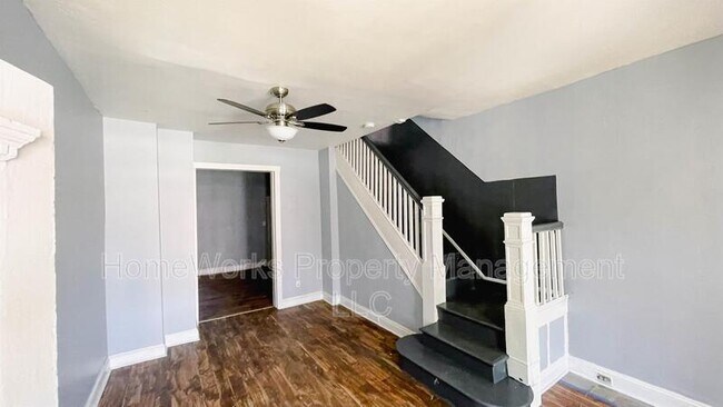 Foto del edificio - 304 N Pulaski St