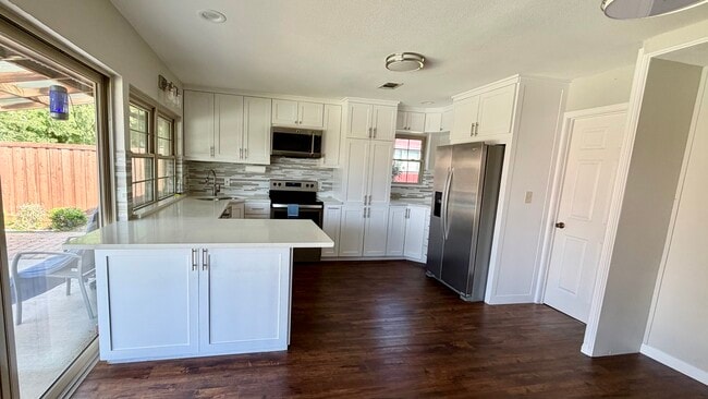 Foto del edificio - 1803 Redbud Cir