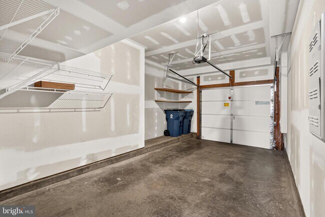 Building Photo - 23685 Hopewell Manor Terrace