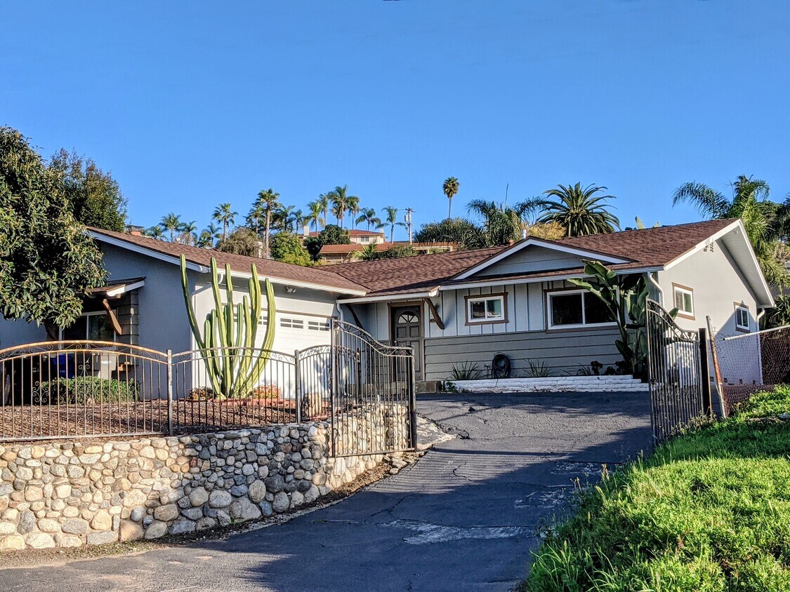 Foto principal - 1227 Eucalyptus Ave