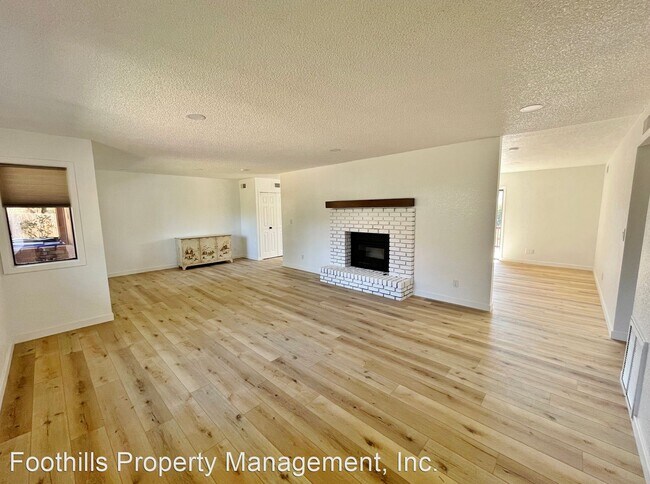 Building Photo - 3 br, 2 bath House - 240 Canyon Diablo Road