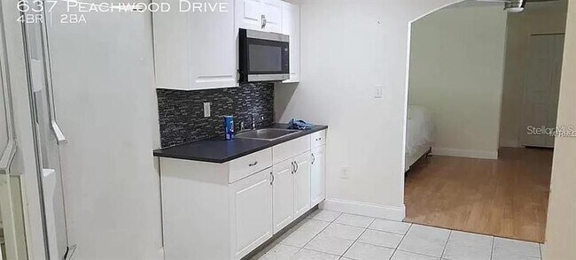 Foto del edificio - 637 Peachwood Dr