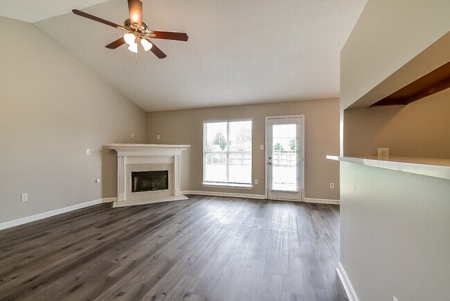 Building Photo - 1801 Cherry Creek Dr