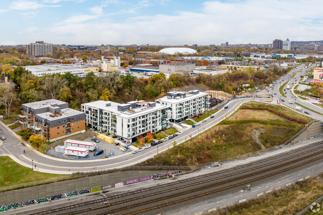 Aerial Photo - Bellevue MTL