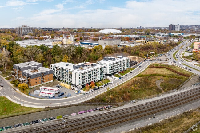 Aerial Photo - Bellevue MTL