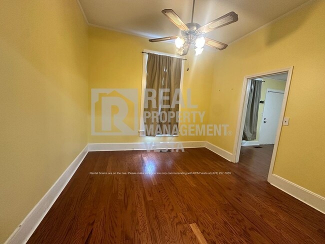 Foto del edificio - 346 E Main St