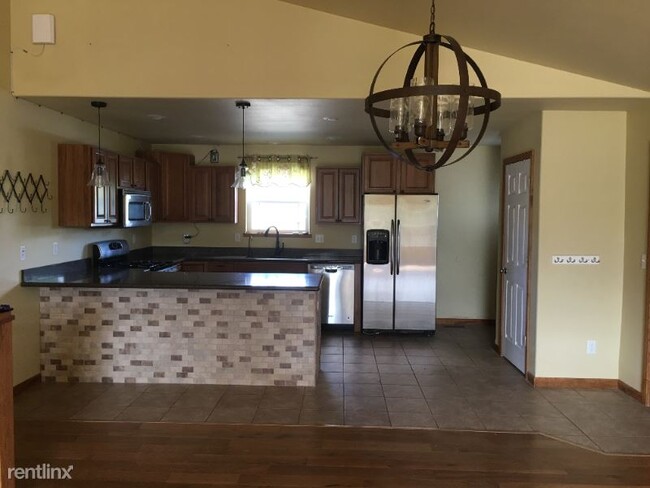 Building Photo - 6 br, 4.5 bath House - 2 Jefferson Loop Rd