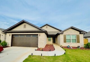 Building Photo - 115 Edgestone Dr.
