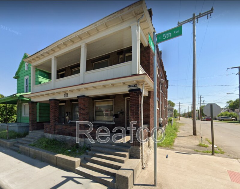 Foto principal - 671 E 5th Ave