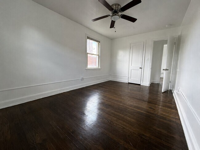 Foto del edificio - 2425 E St NE