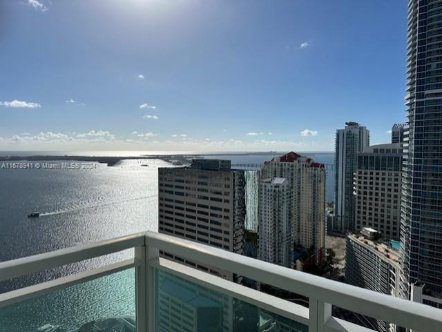 Foto del edificio - 950 Brickell Bay Dr