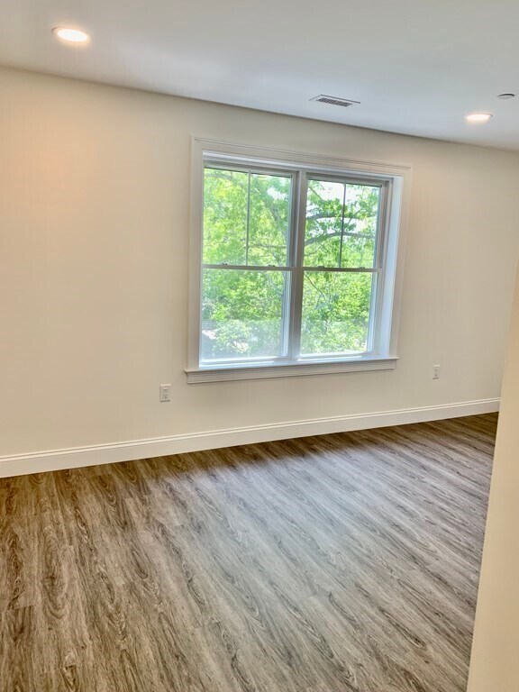 7 E Dexter Ave Unit 40, Woburn, MA 01801 Condo for Rent in Woburn, MA