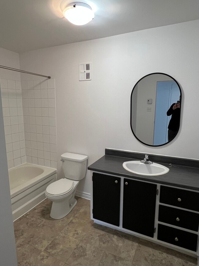 Building Photo - 20 Rue de Boucherville