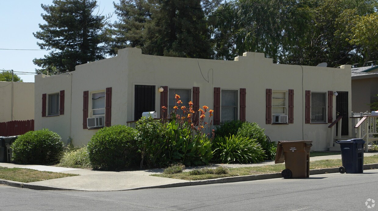 Foto principal - 534 Allen St