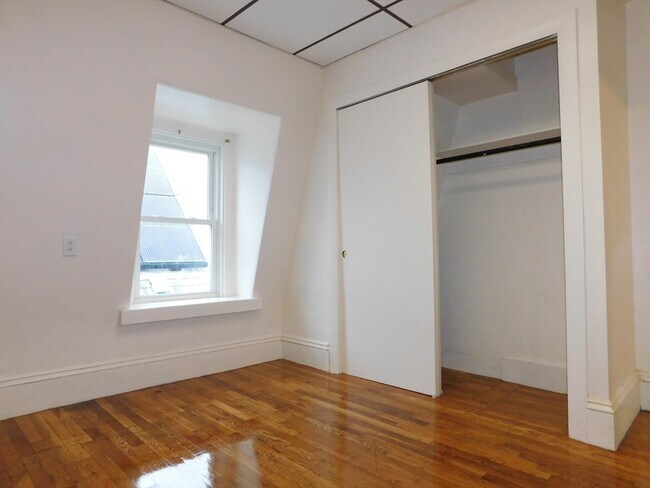 Building Photo - 65 Winthrop Ave