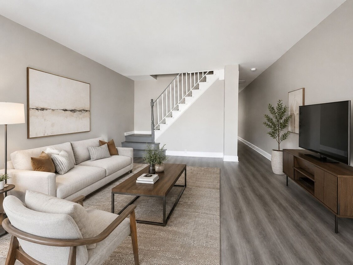 Spacious 3-Bedroom Rental with Front Porch, Backyard & Basement - Spacious 3-Bedroom Rental with Front Porch, Backyard & Basement