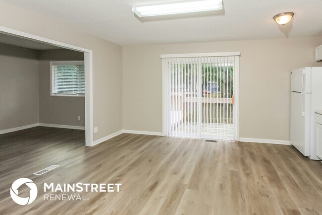 Foto del edificio - 2724 Hutton Rd