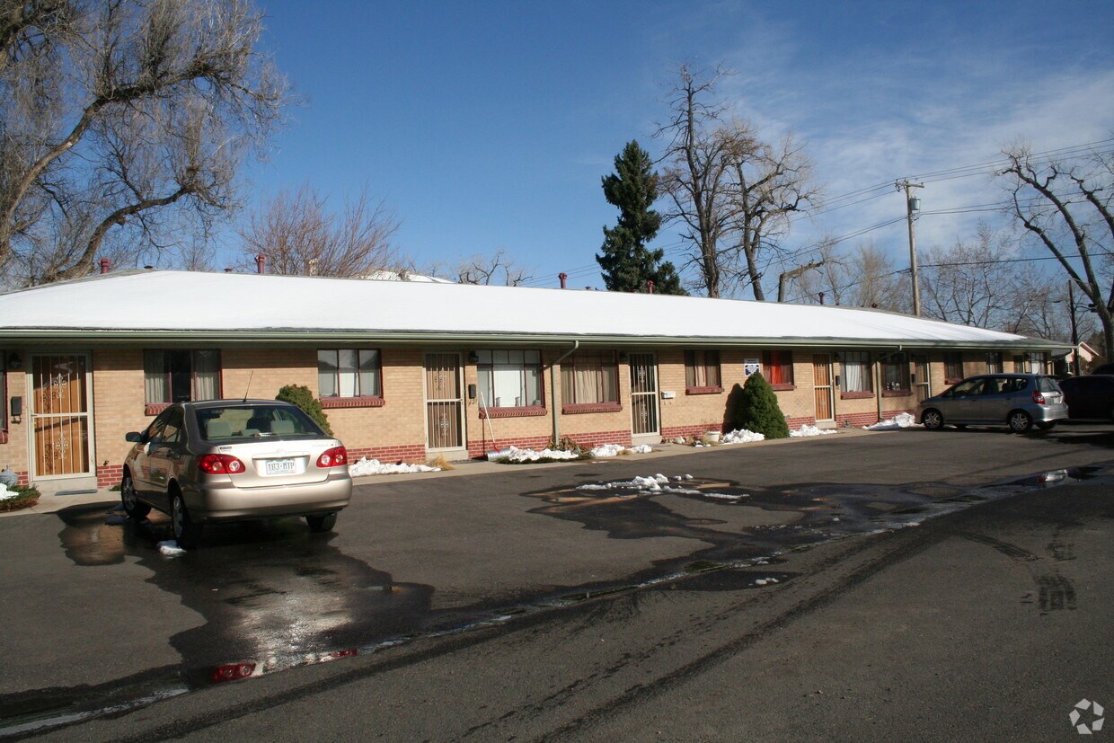 Building Photo - 3200 Newland St