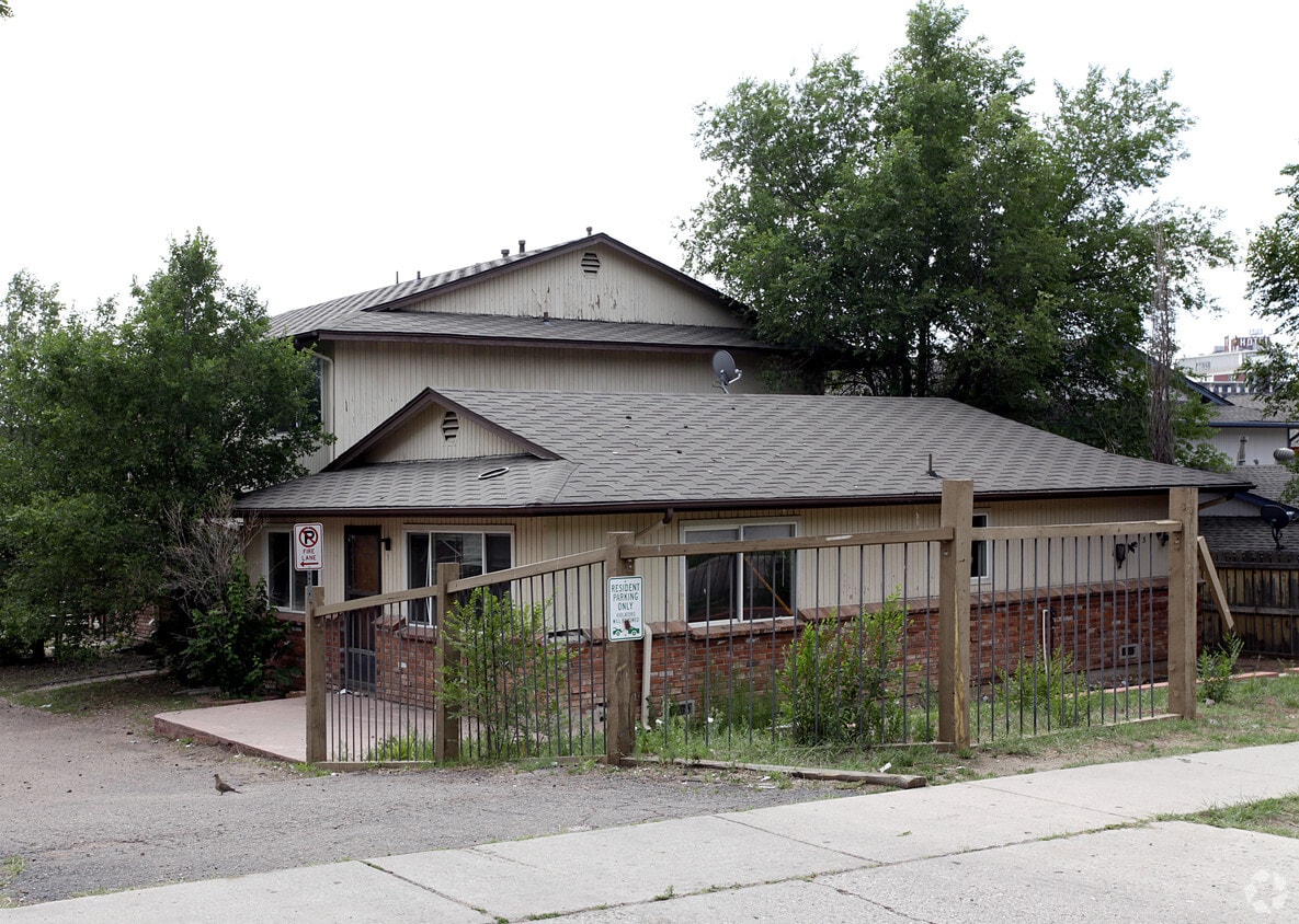 Primary Photo - 303 University Dr