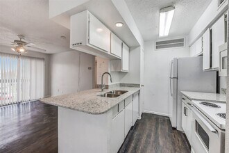 Building Photo - 250 El Dorado Blvd