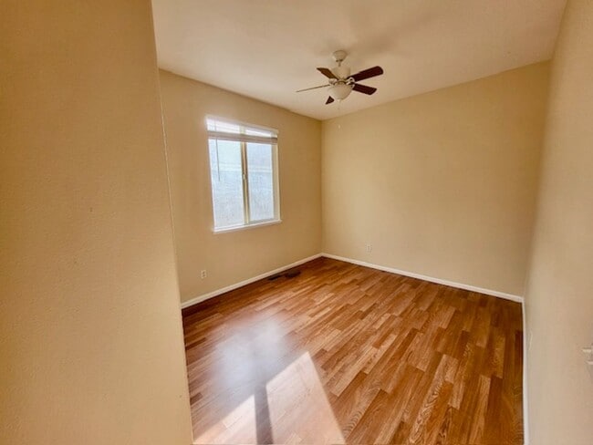 Building Photo - Lovely 4 bedroom home near the Powers Corr...