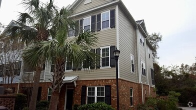 Building Photo - 656 Coleman Blvd